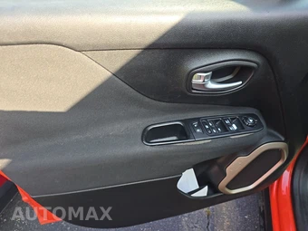2015 Jeep Renegade Latitude – miniatura 9