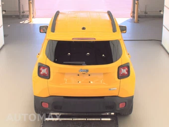 2015 Jeep Renegade Latitude – miniatura 5