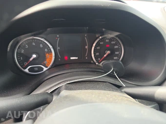2015 Jeep Renegade Latitude - miniatura 12