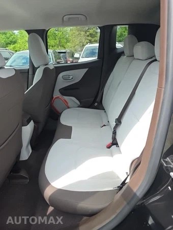 2015 Jeep Renegade Latitude – miniatura 16