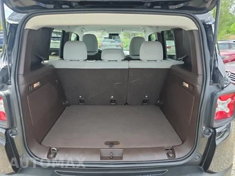 2015 Jeep Renegade Latitude – miniatura 19