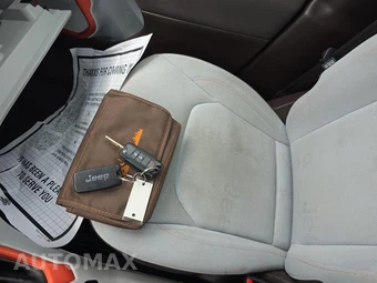2015 Jeep Renegade Latitude – miniatura 21