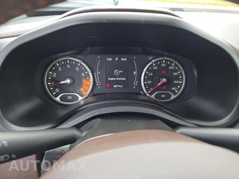 2015 Jeep Renegade Latitude – miniatura 9