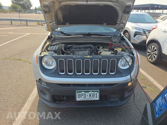 2015 Jeep Renegade Latitude – miniatura 2