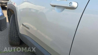 2015 Jeep Renegade Latitude – miniatura 29