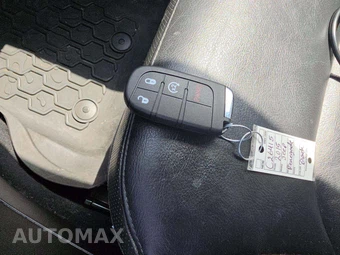 2015 Jeep Renegade Limited – miniatura 5