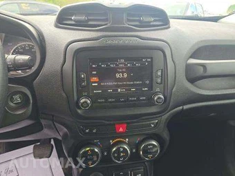 2015 Jeep Renegade Limited – miniatura 11