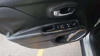 2015 Jeep Renegade Limited – miniatura 26