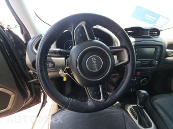 2015 Jeep Renegade Limited - miniatura 10
