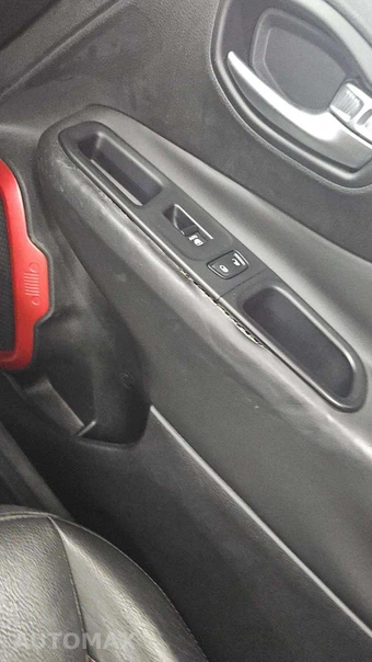 2015 Jeep Renegade Trailhawk – miniatura 33
