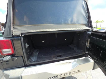 2015 Jeep Wrangler Sahara - miniatura 17
