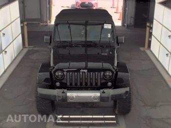 2015 Jeep Wrangler Sahara - miniatura 2