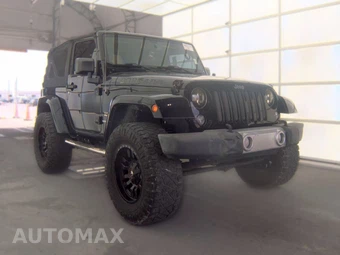 2015 Jeep Wrangler Sahara - miniatura 3