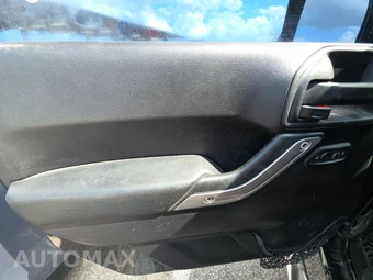 2015 Jeep Wrangler Sahara - miniatura 9