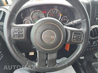 2015 Jeep Wrangler Sahara - miniatura 10
