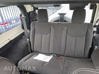 2015 Jeep Wrangler Sahara - miniatura 13