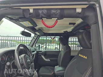 2015 Jeep Wrangler Sahara - miniatura 17