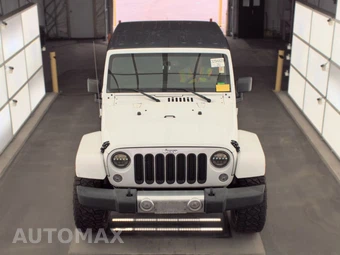 2015 Jeep Wrangler Sahara - miniatura 2