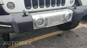 2015 Jeep Wrangler Sahara - miniatura 32
