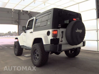 2015 Jeep Wrangler Sahara - miniatura 6