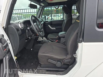 2015 Jeep Wrangler Sahara - miniatura 7