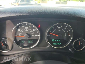 2015 Jeep Wrangler Unlimited Altitude Edition - miniatura 5