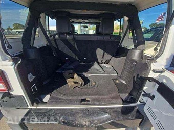2015 Jeep Wrangler Unlimited Altitude Edition - miniatura 14