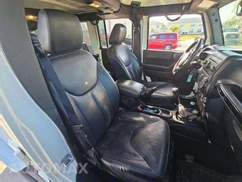 2015 Jeep Wrangler Unlimited Altitude Edition - miniatura 18