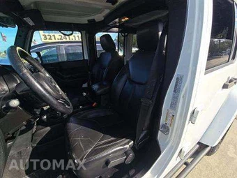 2015 Jeep Wrangler Unlimited Altitude Edition - miniatura 6