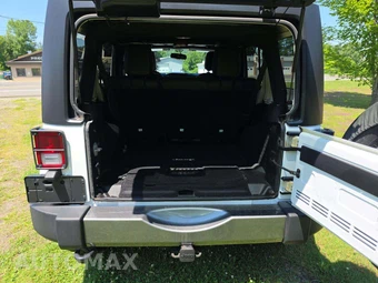2015 Jeep Wrangler Unlimited Freedom Edition - miniatura 11
