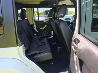 2015 Jeep Wrangler Unlimited Freedom Edition - miniatura 13