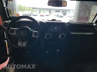 2015 Jeep Wrangler Unlimited Freedom Edition - miniatura 11