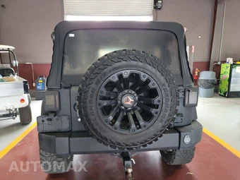 2015 Jeep Wrangler Unlimited Freedom Edition - miniatura 5