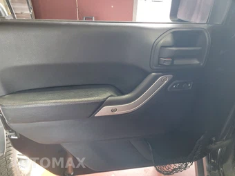 2015 Jeep Wrangler Unlimited Freedom Edition - miniatura 9