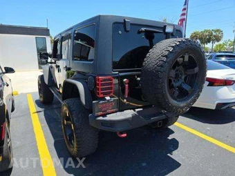 2015 Jeep Wrangler Unlimited Hard Rock Edition - miniatura 3