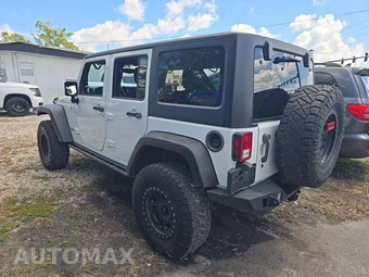 2015 Jeep Wrangler Unlimited Rubicon - miniatura 2