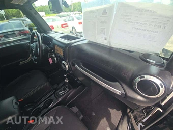 2015 Jeep Wrangler Unlimited Sahara - miniatura 16