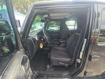 2015 Jeep Wrangler Unlimited Sahara - miniatura 3