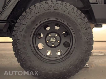 2015 Jeep Wrangler Unlimited Sahara - miniatura 12