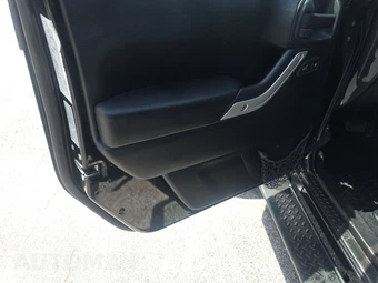 2015 Jeep Wrangler Unlimited Sahara - miniatura 15