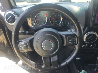 2015 Jeep Wrangler Unlimited Sahara - miniatura 16