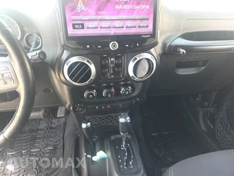 2015 Jeep Wrangler Unlimited Sahara - miniatura 17