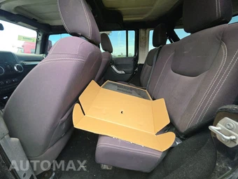 2015 Jeep Wrangler Unlimited Sahara - miniatura 13