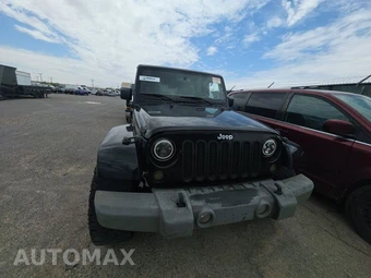 2015 Jeep Wrangler Unlimited Sahara - miniatura 2