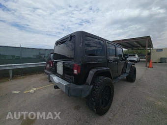 2015 Jeep Wrangler Unlimited Sahara - miniatura 4