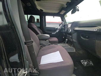 2015 Jeep Wrangler Unlimited Sahara - miniatura 8
