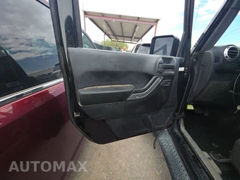 2015 Jeep Wrangler Unlimited Sahara - miniatura 9
