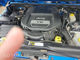 2015 Jeep Wrangler Unlimited Sahara - miniatura 15