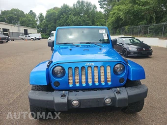 2015 Jeep Wrangler Unlimited Sahara - miniatura 2