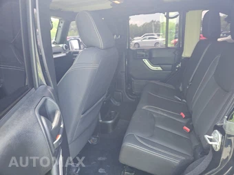 2015 Jeep Wrangler Unlimited Sahara - miniatura 13